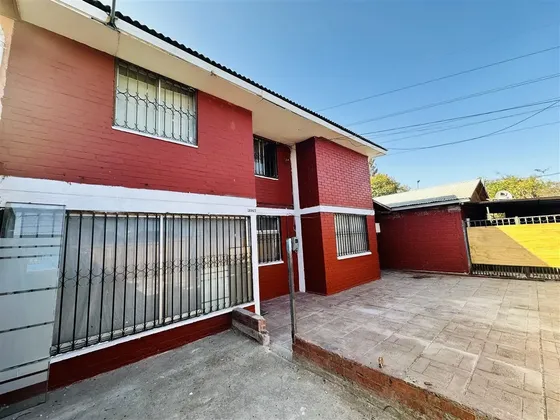 Casa En Venta De 3 Dorm.y 2 Baños En Puente Alto. Casa Anexa