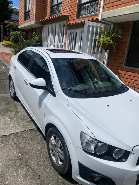 Chevrolet Sonic 1.6 Lt 5 P