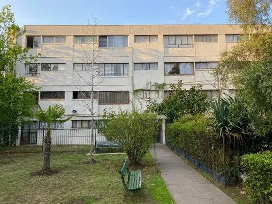 Venta Departamento En Villa Los Jardines, Ñuñoa, Santiago
