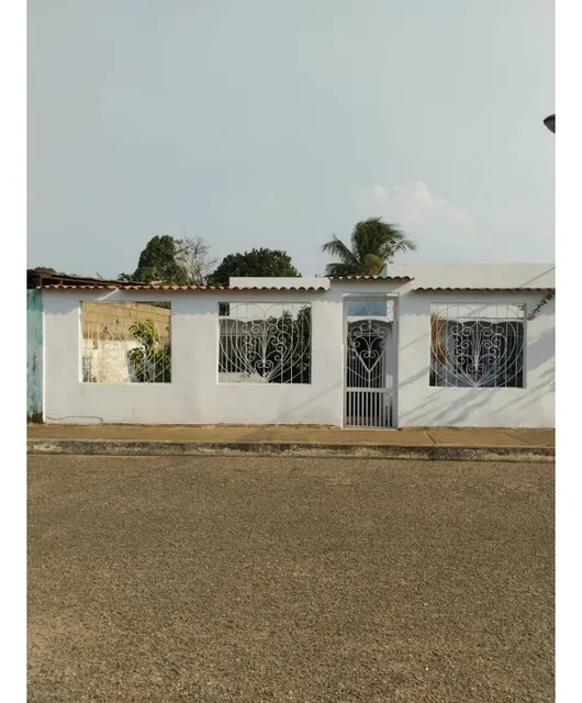 Casa En Punta De Mata Sector Raul Leoni Ve02-2090pm-staff