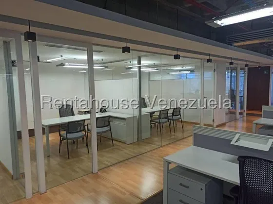 Oficina En Alquiler En La Urbina Ng 25-14712 Yf