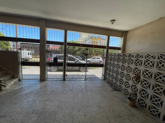 Casa En Dos Plantas Ideal Dos Familias Y Locales En Venta En Ciudadela