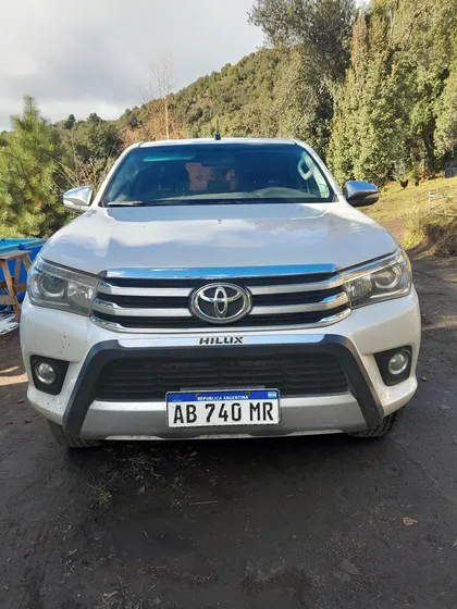 Toyota Hilux Pick-up 2.8 Cd Srv 177cv 4x4