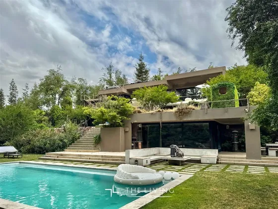 Casa En Venta De 7 Dorm. En Lo Barnechea
