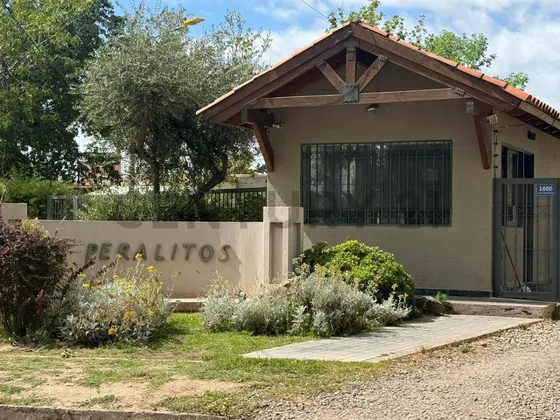 Venta De Casa En Barrio Los Peralitos, Chacras De Coria