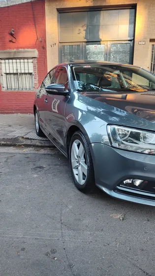 Volkswagen Vento 2.5 Luxury 170cv Tiptronic