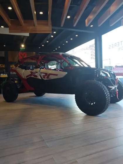 Canam Maverick X3 Xrc 2025 No Polaris Rzr 