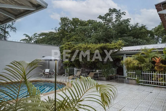 Yasmin Roa Impecable Casa En Prebo, Calle Cerrada , Planta 100 Cod 288871
