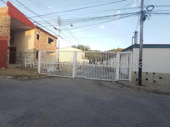 Gjg 25-17413  Parcela De 240 Mts 2, Ubicada En Un Exclusivo Urbanismo Privado, Ideal Para Construir La Casa De Tus Sueños
