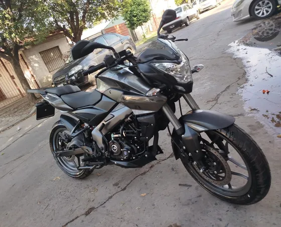 Rouser 160 Ns 1400 Km Nueva