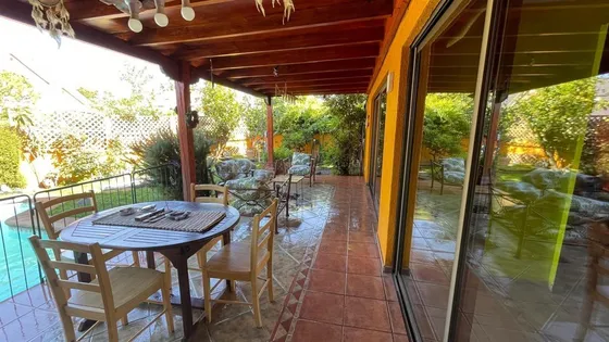 Casa En Venta De 5 Dorm. En Las Condes