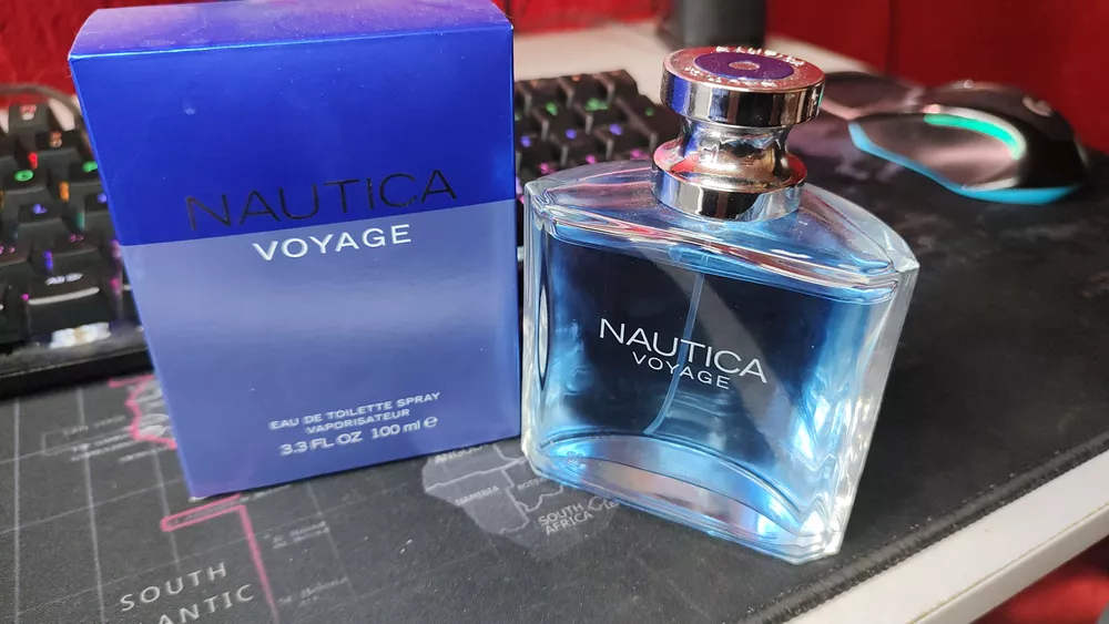 cuanto cuesta el perfume nautica voyage
