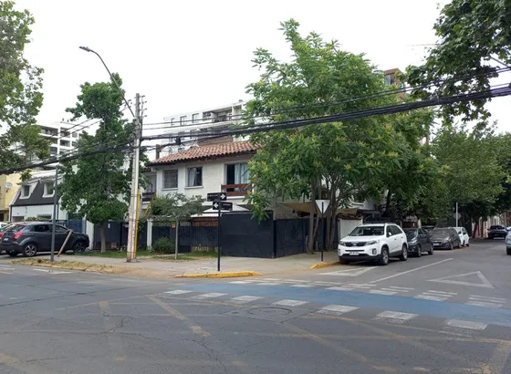 Comoda Casa 2 Pisos, 4 Dorm, 2 Baños, Antejardin