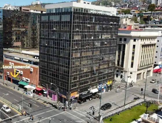 Local Comercial Con Privilegiada Ubicación En Valparaíso