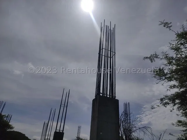 Galpon - Deposito En Venta En Zona Industrial 2, Barquisimeto ; Contacta Tu Asesora Mehilyn Perez ;