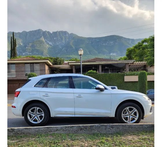 Audi Q5 2.0 L T Select Dsg