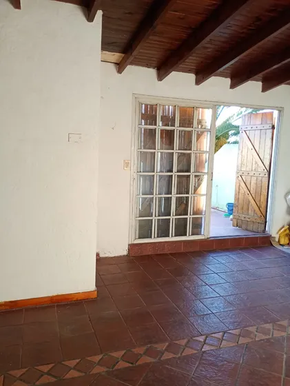 Departamento Dos Ambientes  Sobre Av. Comercial 