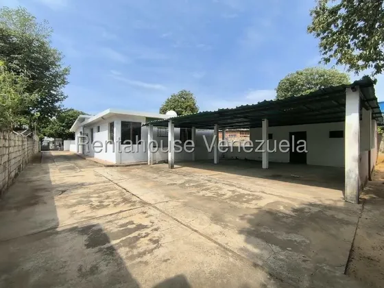 Casa Comercial En Alquiler En Sierra Maestra Mls #27-3520 Yh
