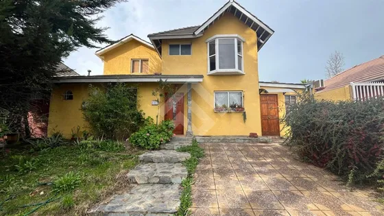 Casa En Venta De 4 Dorm. En Puente Alto