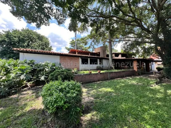 Gbf 25-3896 Vendo Espectacular Casa Con Terreno Las Delicias Invierta Llámenos Ya.