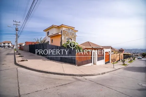 Maravillosa Casa En San Joaquin