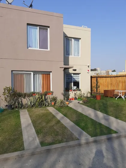 Duplex | Barrio Cerrado | 3 Amb | 2 Dorm | 86 M2 | Jardin