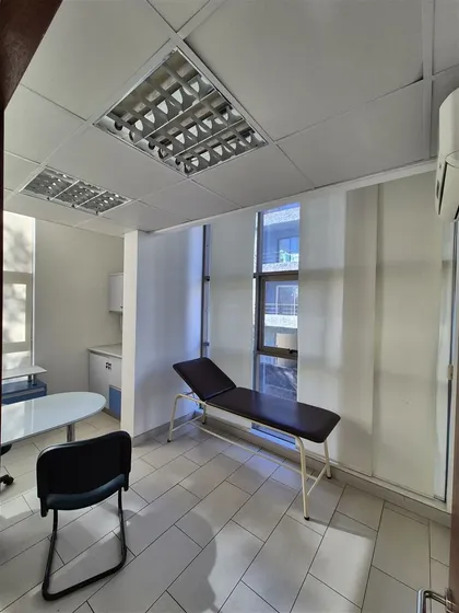 Oficina Y/o Consulta De 3 Privados En Venta En Los Angeles