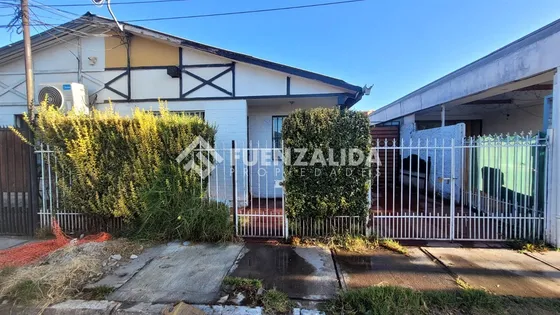 Casa En Venta De 3 Dorm. En Maipú