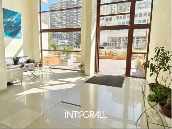 Lindo Departamento, Metro Vicente Valdés