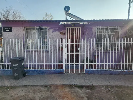 Se Vende Casa Esquina Con 4 Dormitorios Y 2 Baños