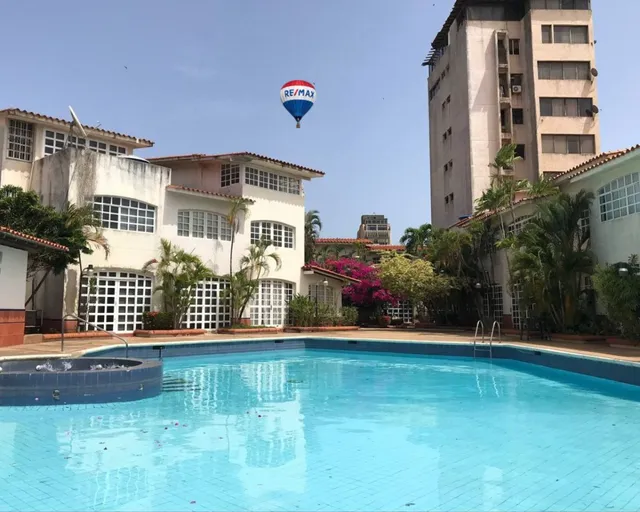 Re/max 2 Mil Vende Apartamento En Desarrollo Turistico Regatta Villas Y Racquet Club, En Avenida Bolivar, Isla De Margarita