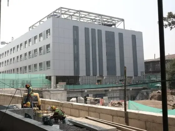 Casa Comercial A Pasos Hospital Del Salvador (providencia)