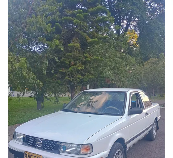Nissan Sentra 1.6 B13 Std