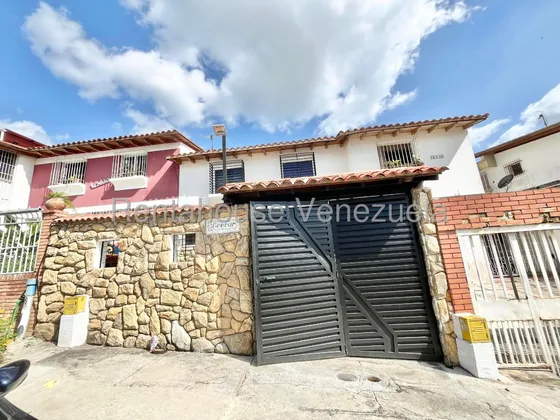 Estupenda Casa En Venta Con Excelente Ubicación Palo Verde. Jose Guerrero. Cod: 25-22827.
