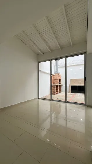 Jp17 Townhouse En Alquiler En Mañongo, Piedras Pintadas Con Planta 100% Y Pozo De Agua