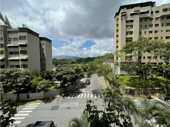 Se Vende Apto 190m² 3h+s/ 4b+s/ 3p Colinas De Valle Arriba