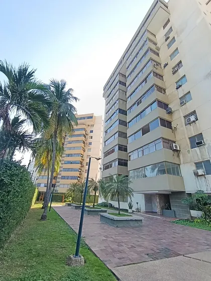 Excelente Apartamento Pent-house Con Vista Al Mar