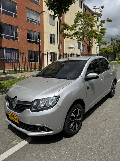 Renault Logan 1.6 Privilege / Intens