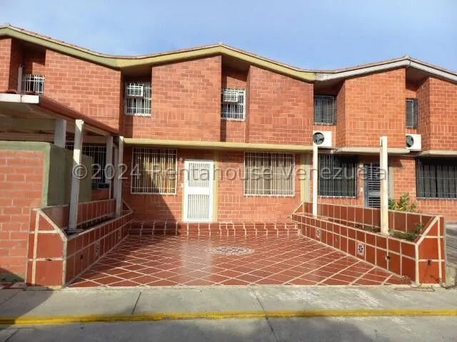 Casa Townhouse En Venta Nueva Casarapa  Guarenas.  Jt