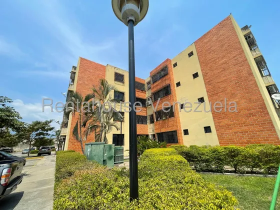 Apartamento En Alquiler A Estrenar Pozo Propio Vigilancia Urb Narayola I La Morita 25-17684 Miriam 