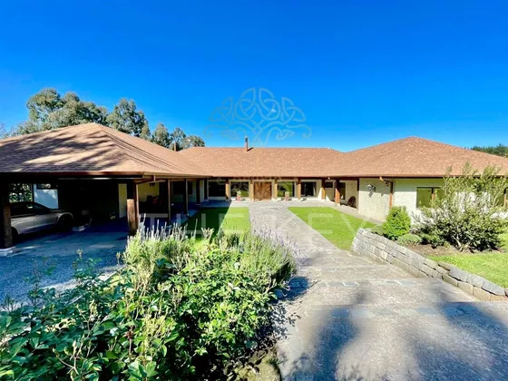 Terreno Y Casa En Venta De 5 Dorm. En Los Angeles