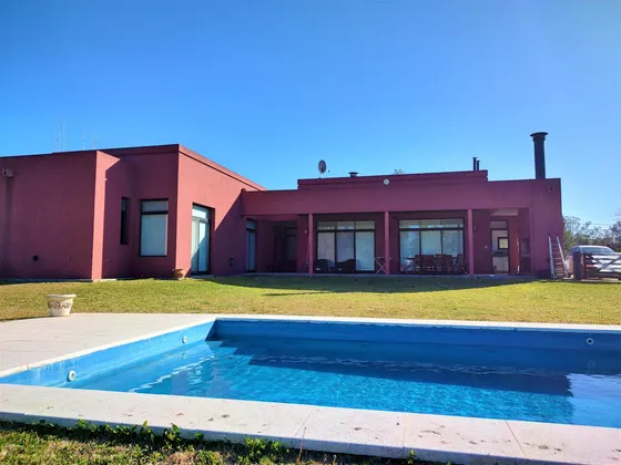 Alquiler Casa Con Piscina Barrio Cerrado En Campos De Roca I