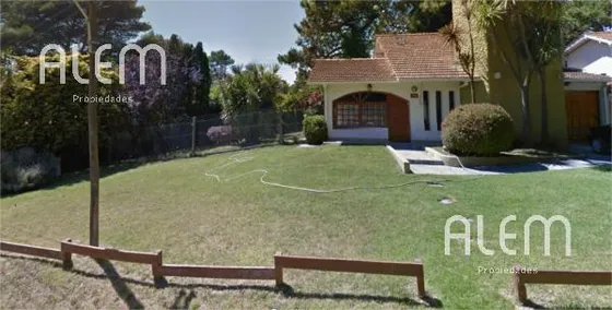 Excelente Casa De 4 Dormitorios En Villa Gesell Sur