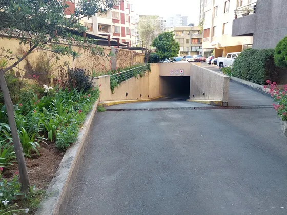 Estacionamiento, Ricardo Morales San Miguel