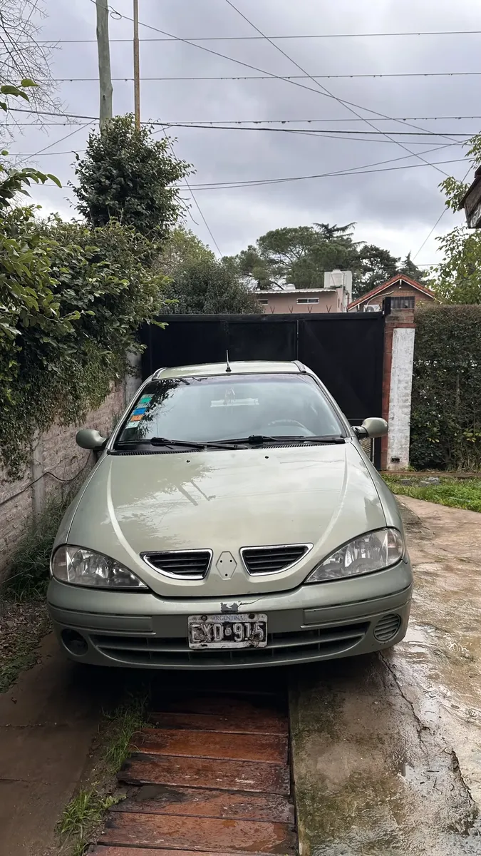 Megane529634209343088642