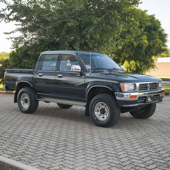 Toyota Hilux 2.8 D/cab 4x4 D Sr5