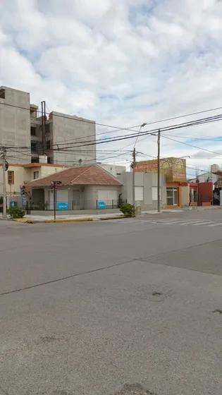 Casa En Venta 3 Dorm Av. Gales Y Gob. Maiz Precio U$d249.000