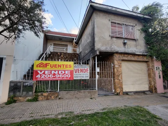Venta En Block. Excelente Casa Para Dos Familias. Ideal Inversión