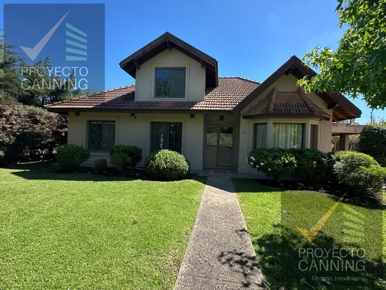 Venta De Casa En Barrio El Centauro Canning