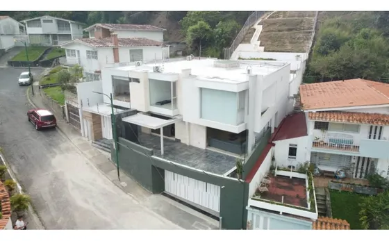 Casa En Venta: Urb. Los Castores, San Antonio De Los Altos. 